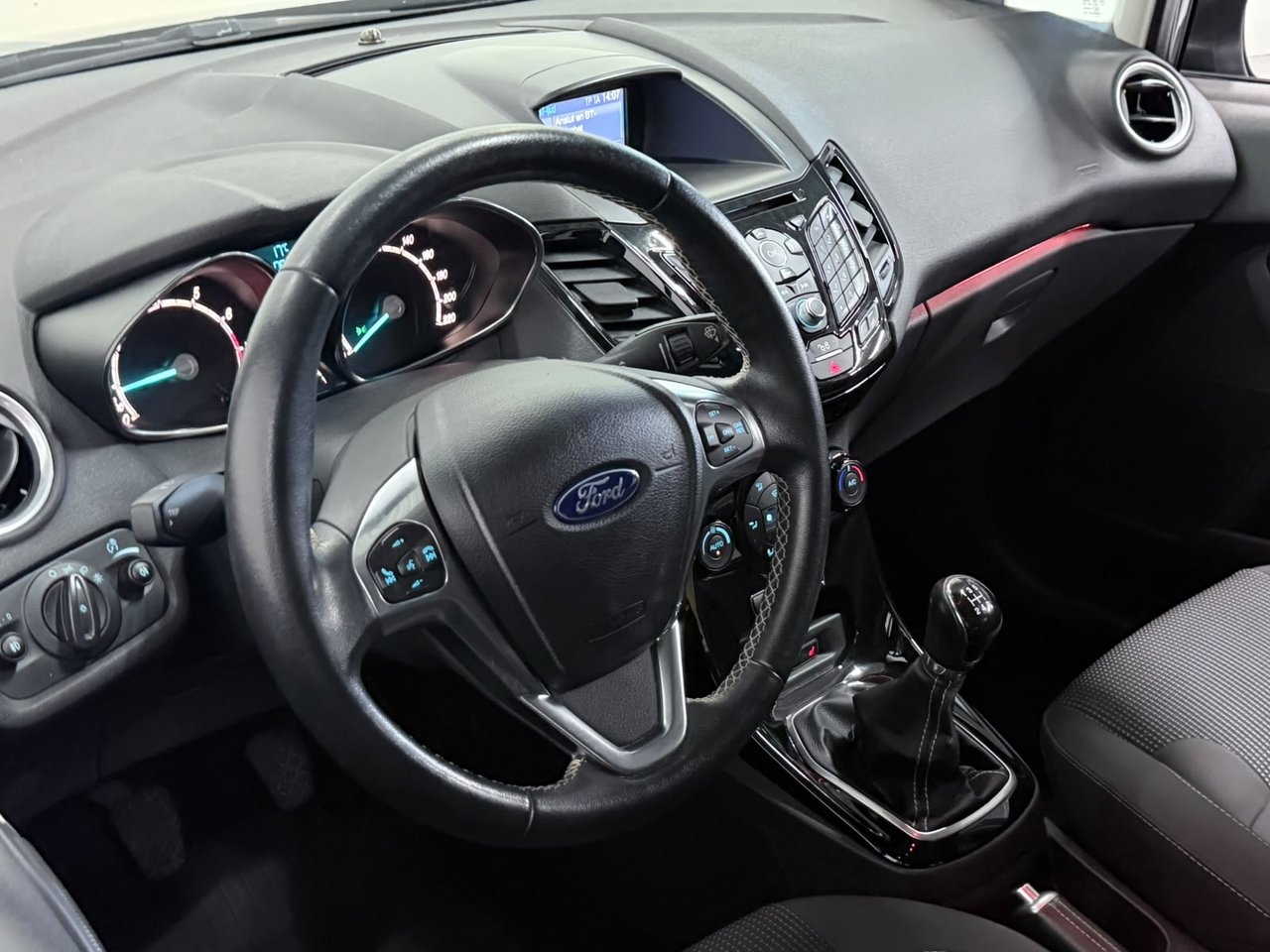 Ford Fiesta 2016, bild 2/10