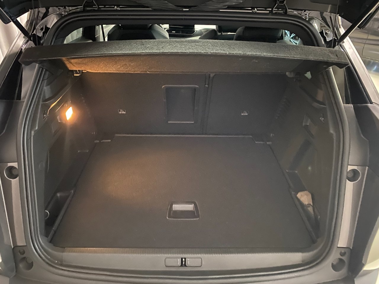 Peugeot 3008 GT 130hk Automat 2023, bild 6/10