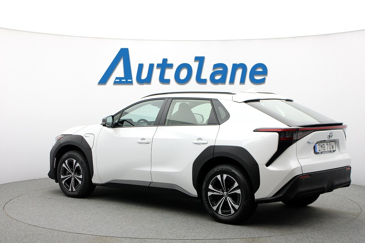 Toyota bZ4X 71.4 kWh 2024, kuva 7/10