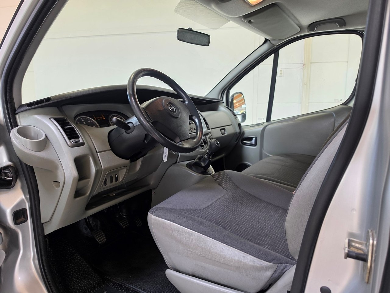 Opel Vivaro 2009, bild 6/10