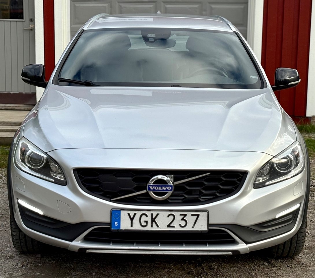 Volvo V60 Cross Country 2017, bild 2/10