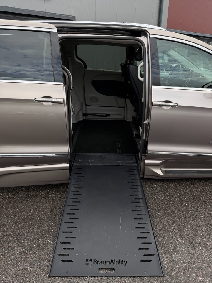 Chrysler Pacifica 3.6 V6 FlexFuel 2018, bild 7/10