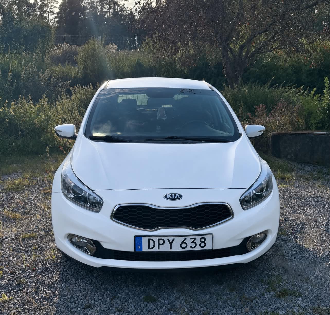 Kia Ceed 1.6 CRDi Manuell 2015, bild 2/10