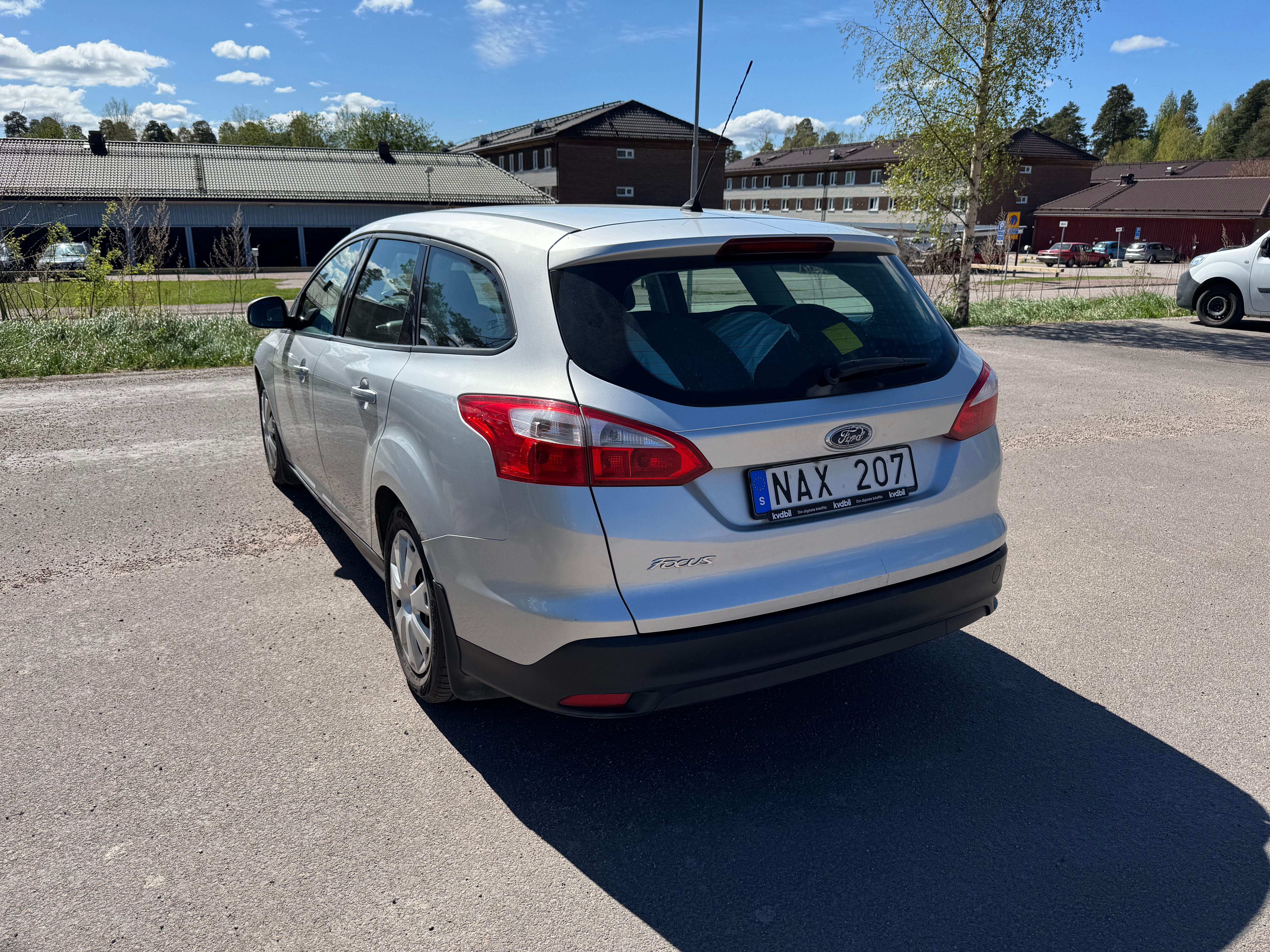 Ford Focus Kombi 1.6 TDCi Manuell 2013, bild 3/8