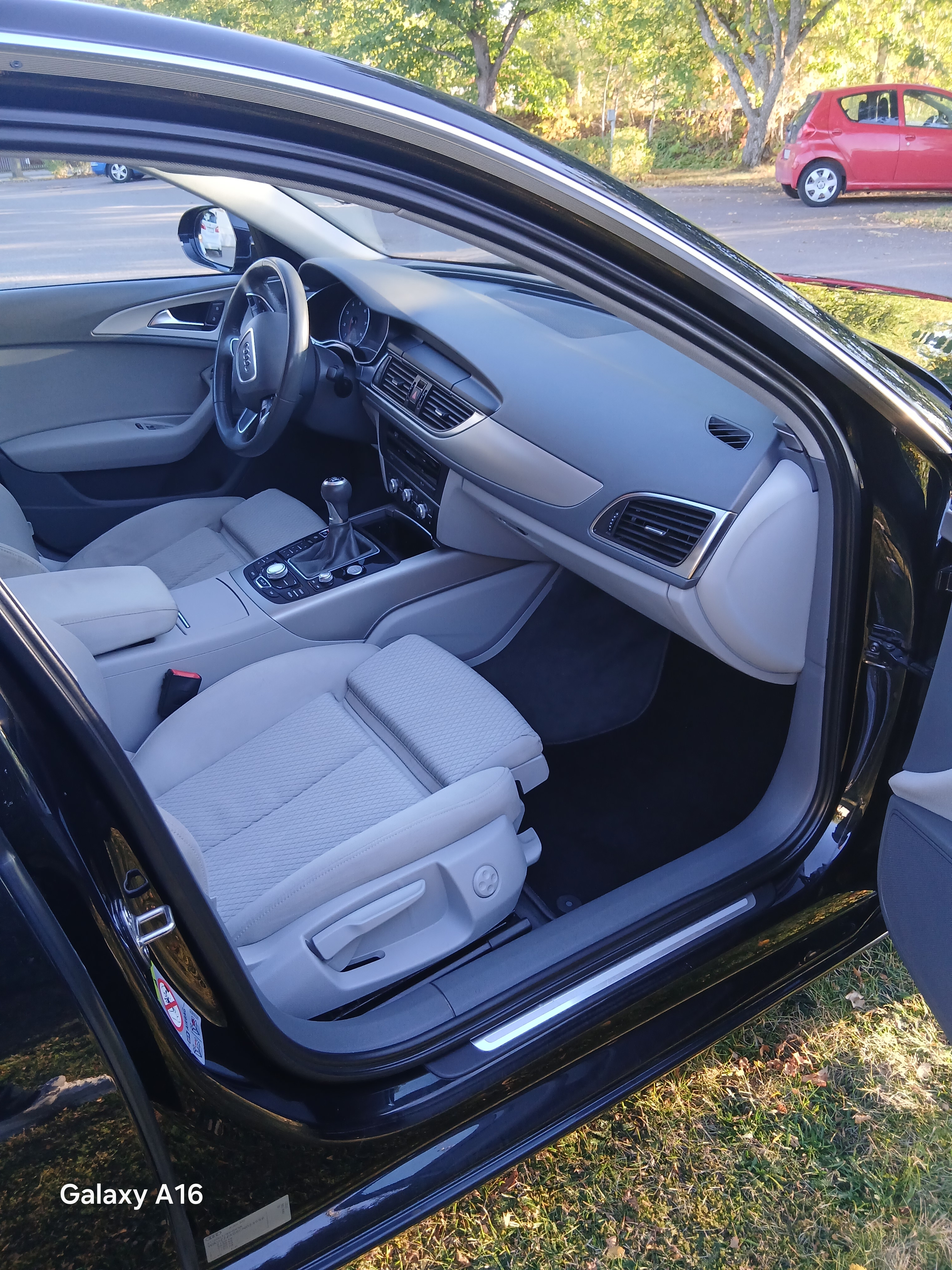 Audi A6 Sedan 2.8 FSI V6 Manuell 2012, kuva 3/9