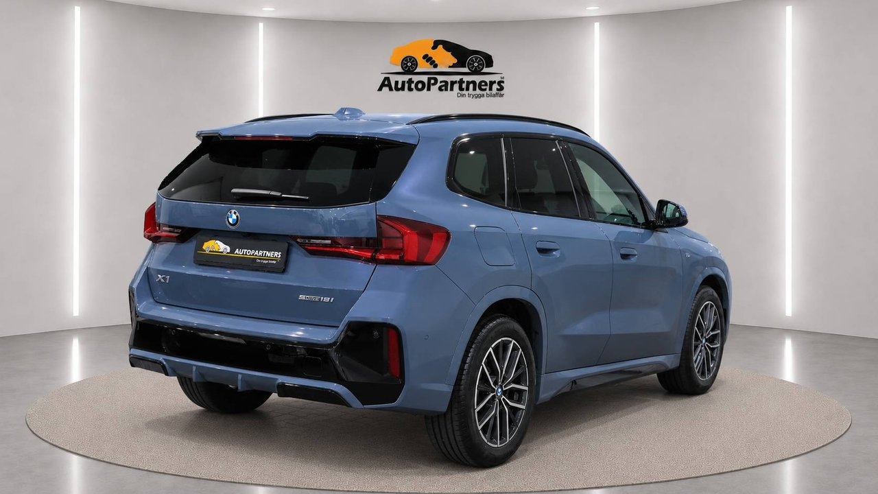 BMW X1 sDrive18i Steptronic FULL M Sport 2023, bild 4/10