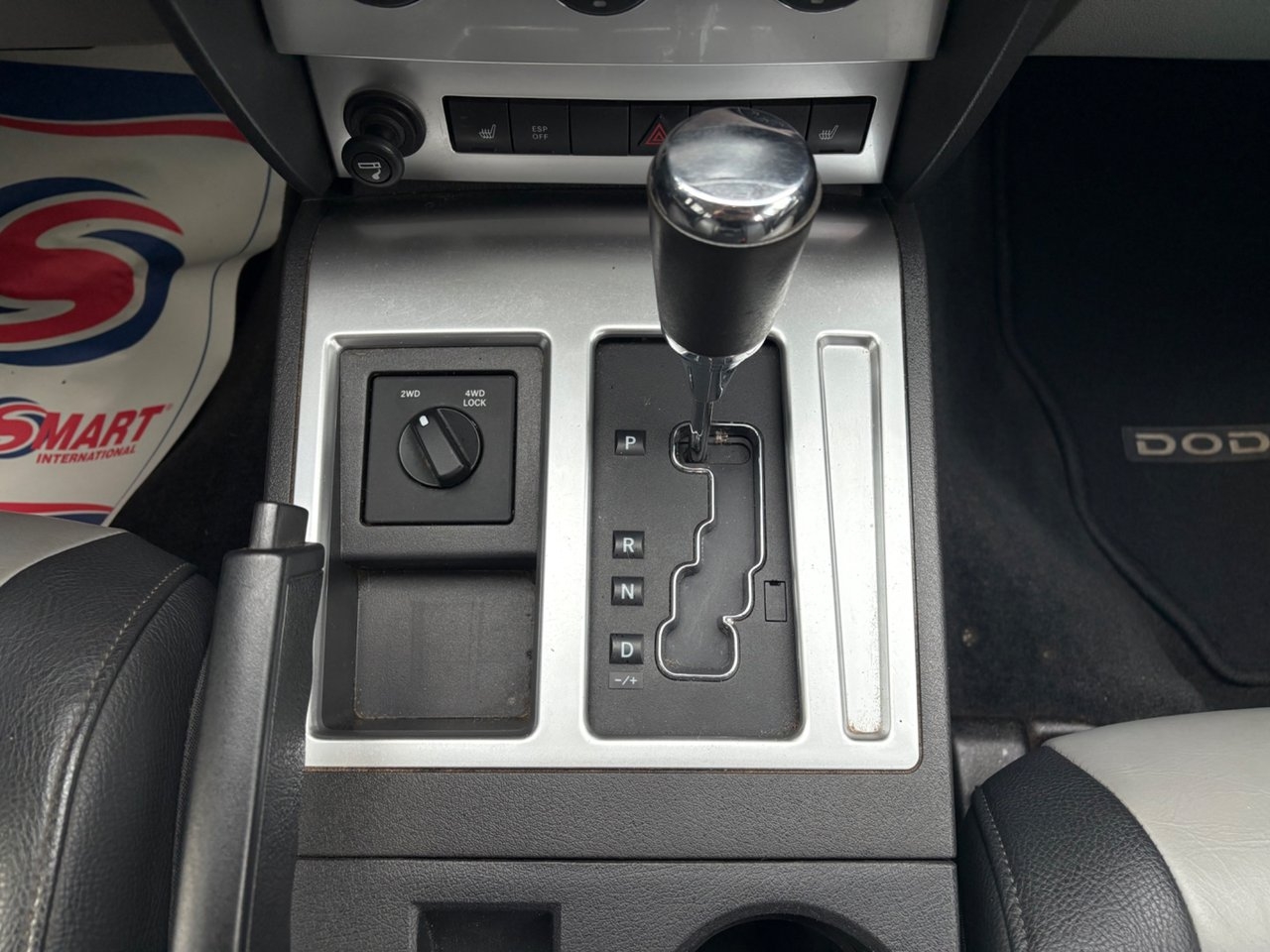 Dodge Nitro 2008, kuva 7/10