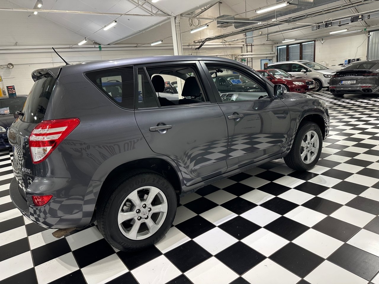 Toyota RAV4 2.0 VVT-i 4x4 Euro 5 2012, bild 7/10