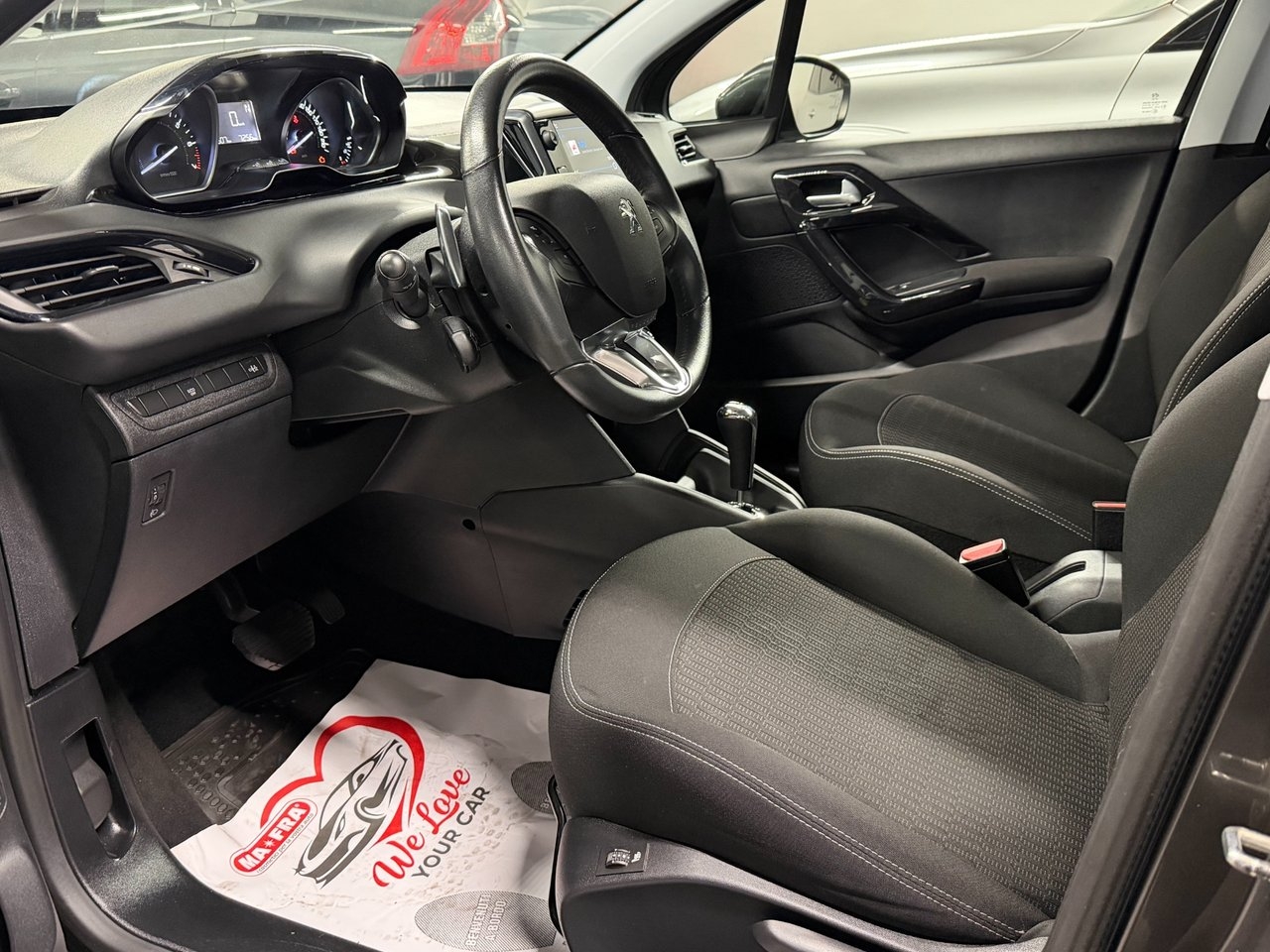 Peugeot 208 2017, bild 6/10