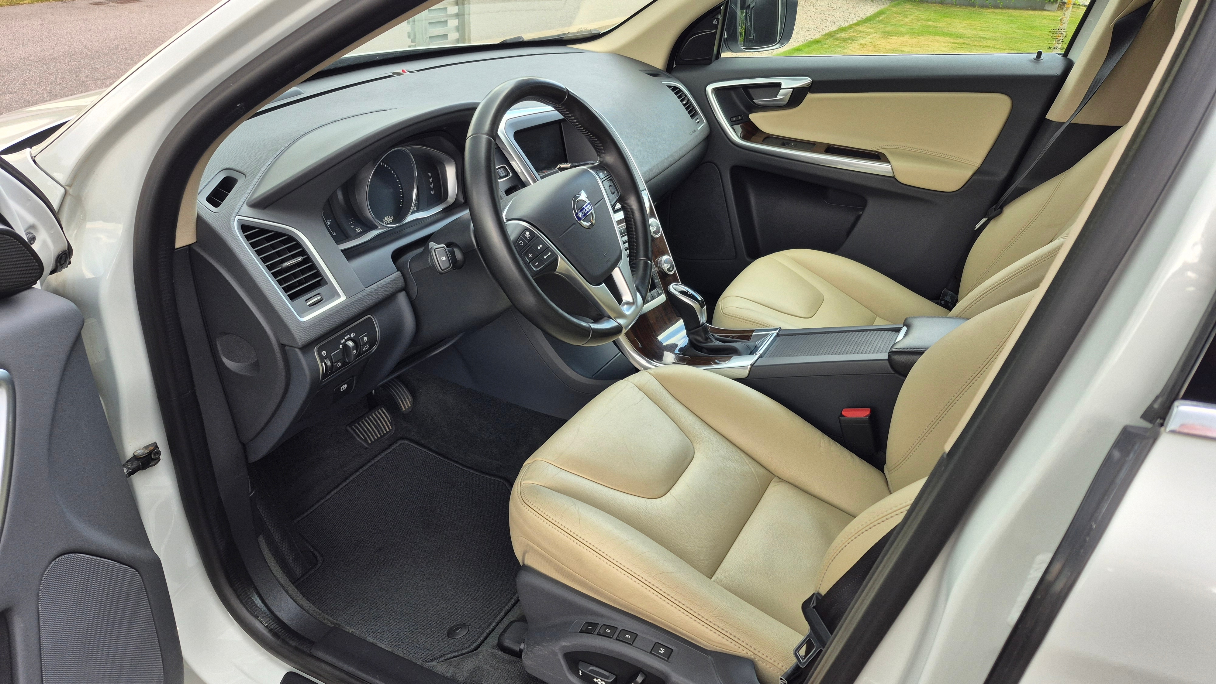 Volvo XC60 Summum D4 Geartronic 2017, bild 6/9