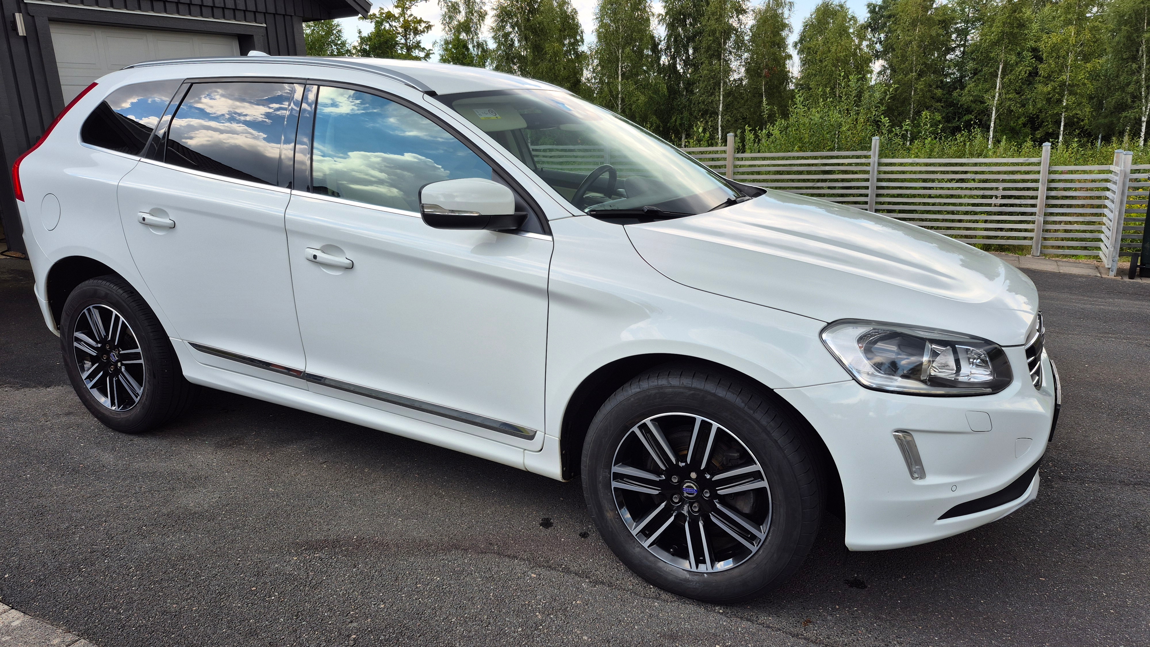 Volvo XC60 Summum D4 Geartronic 2017, bild 2/9