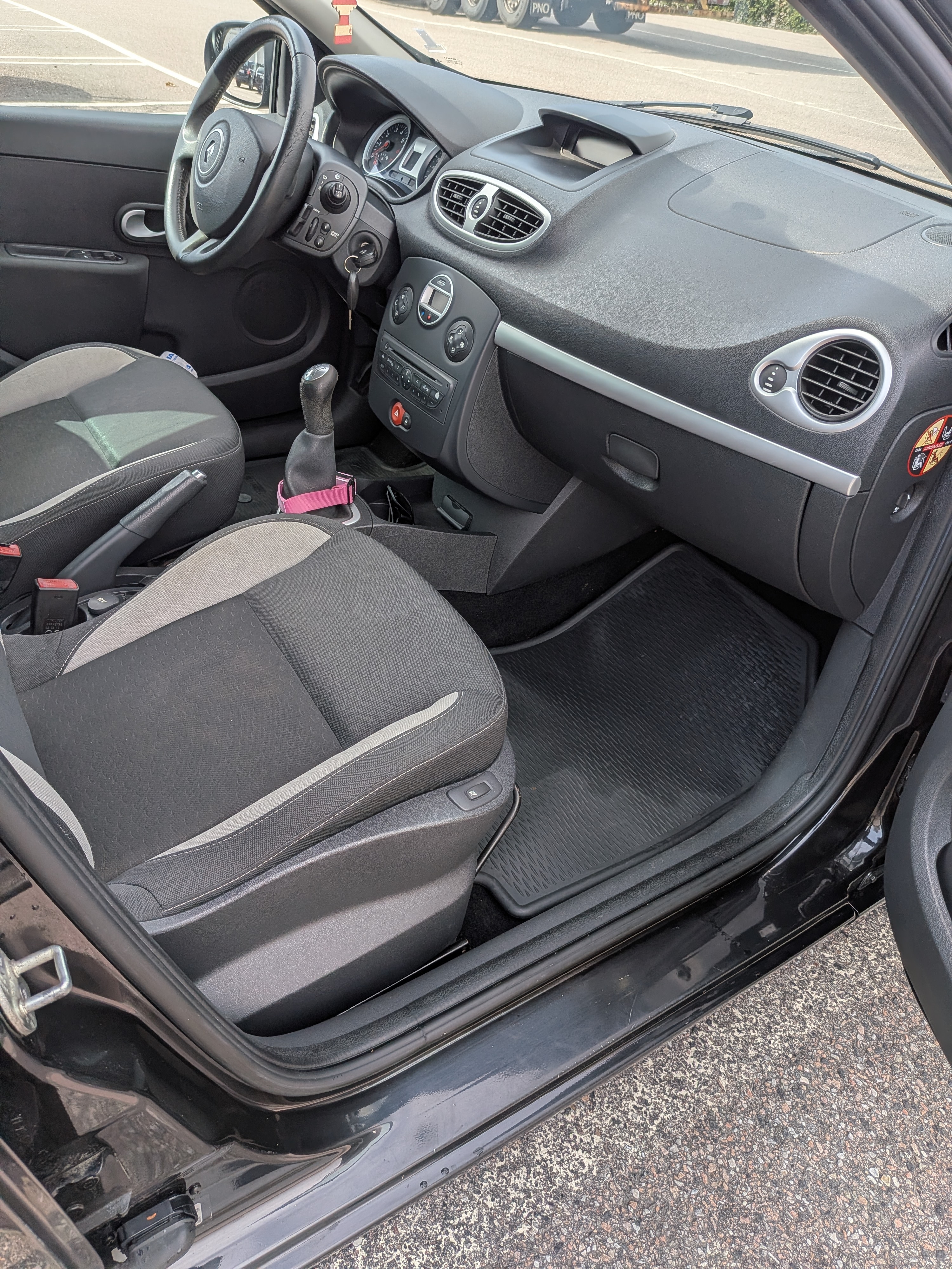 Renault Clio 2011, kuva 6/10