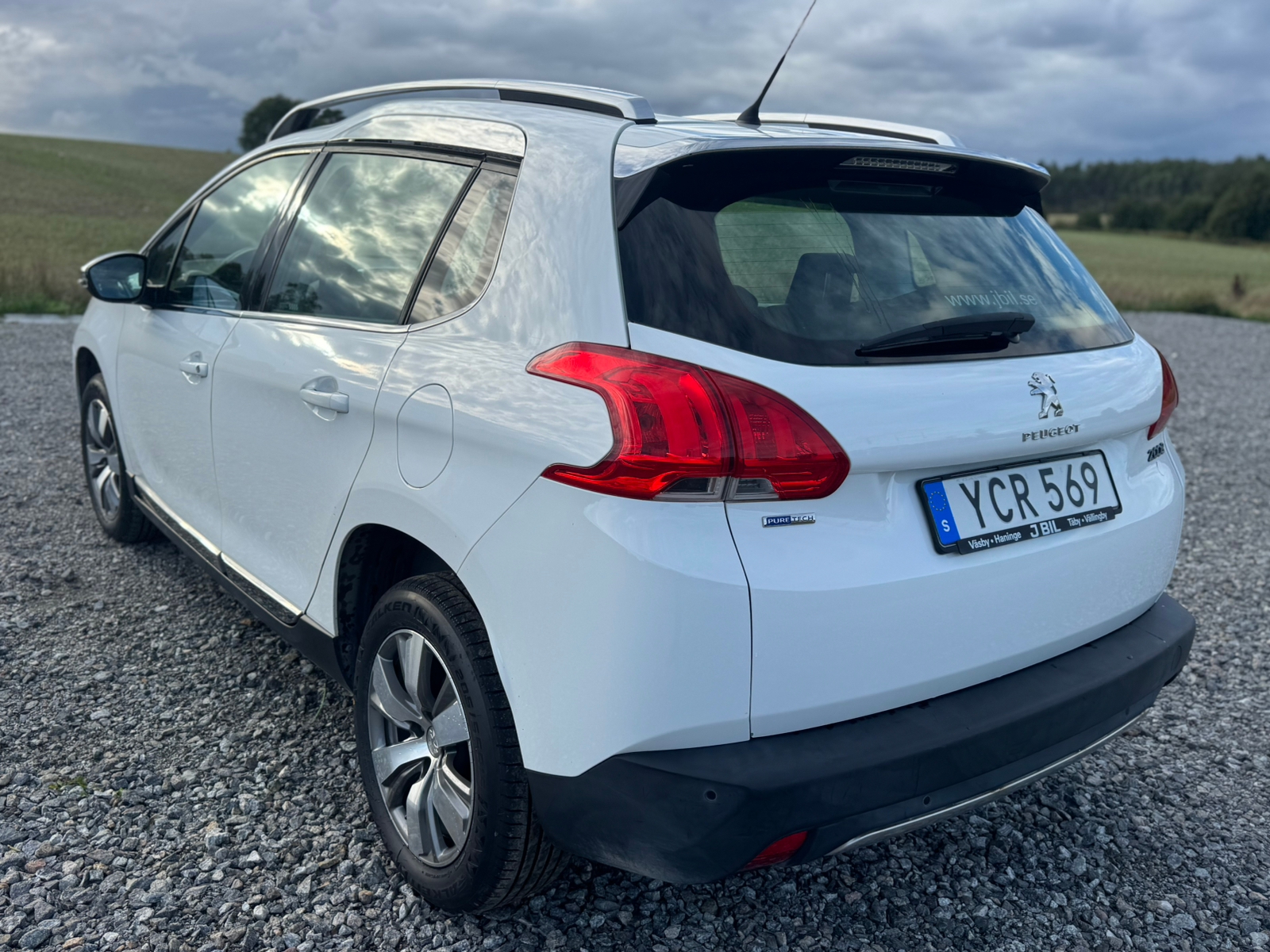 Peugeot 2008 1.2 VTi EGS 2016, bild 7/10