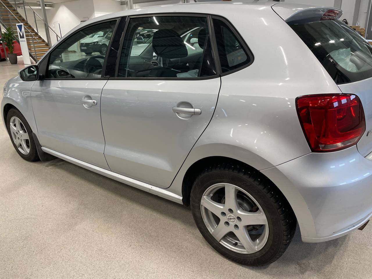 Volkswagen Polo 5-dörrar 1.2 TSI Manuell 2012, bild 2/3