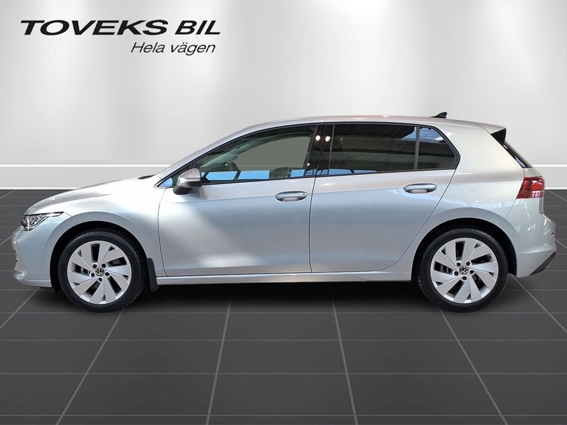 Volkswagen Golf 1.5 eTSI ACT OPF 2025, kuva 2/10