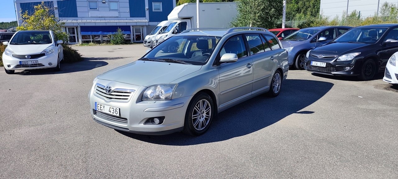 Toyota Avensis Kombi 2.0 besök & Drag 2007, bild 2/5