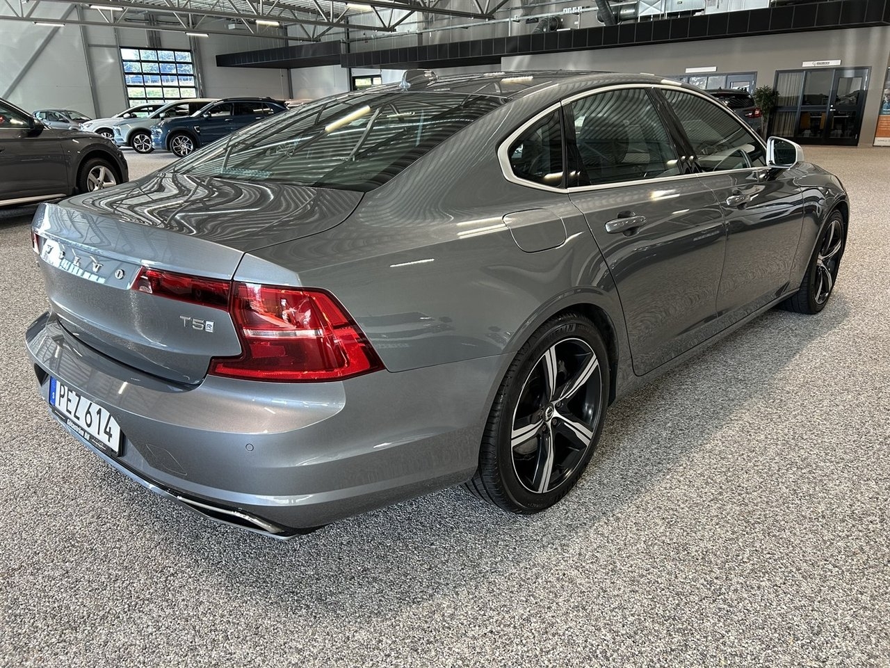 Volvo S90 T5 254hk R-Design /OBS 2017, kuva 4/10