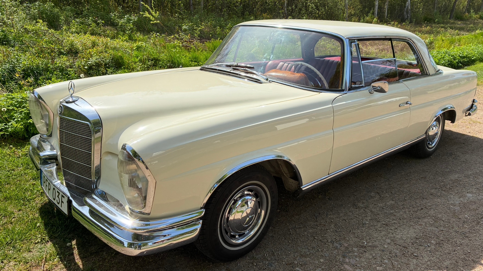 Mercedes-Benz 220
