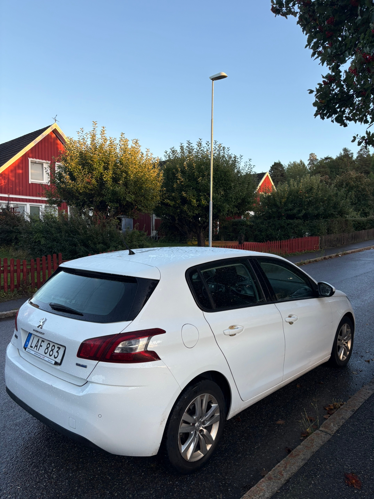 Peugeot 308 1.6 BlueHDi 120 8v EAT 2015, bild 2/4