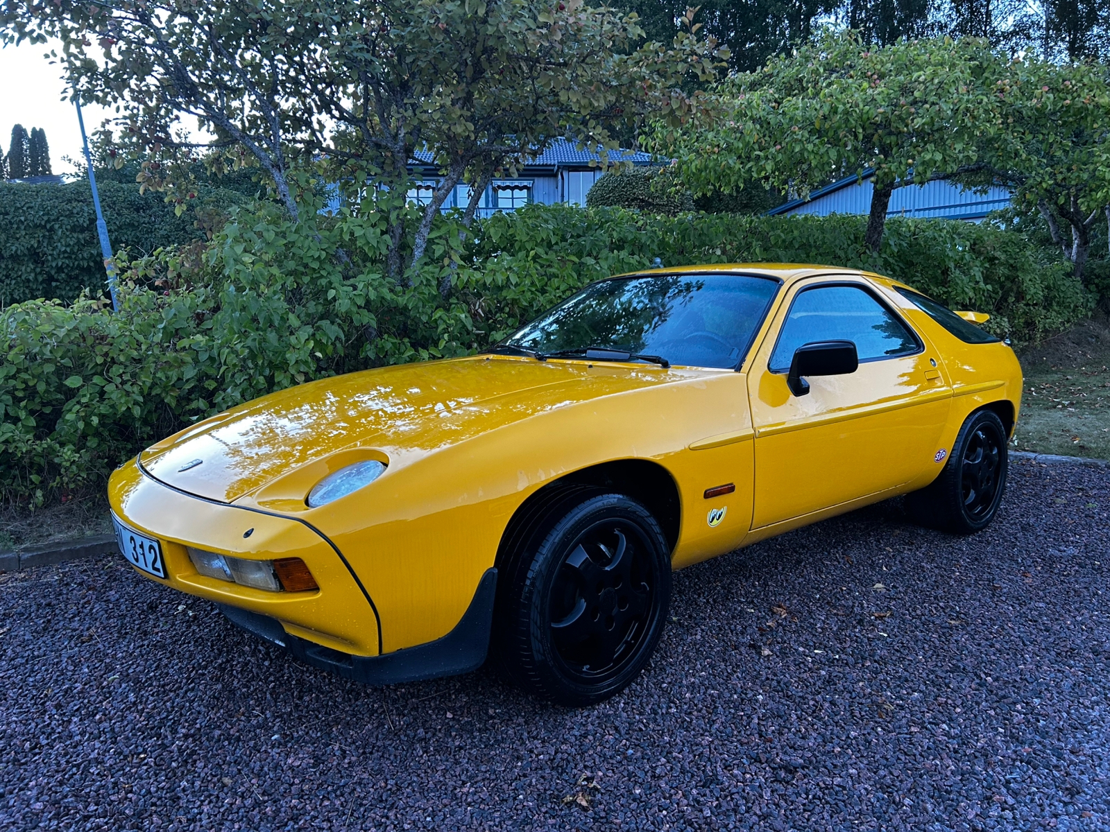 Porsche 928