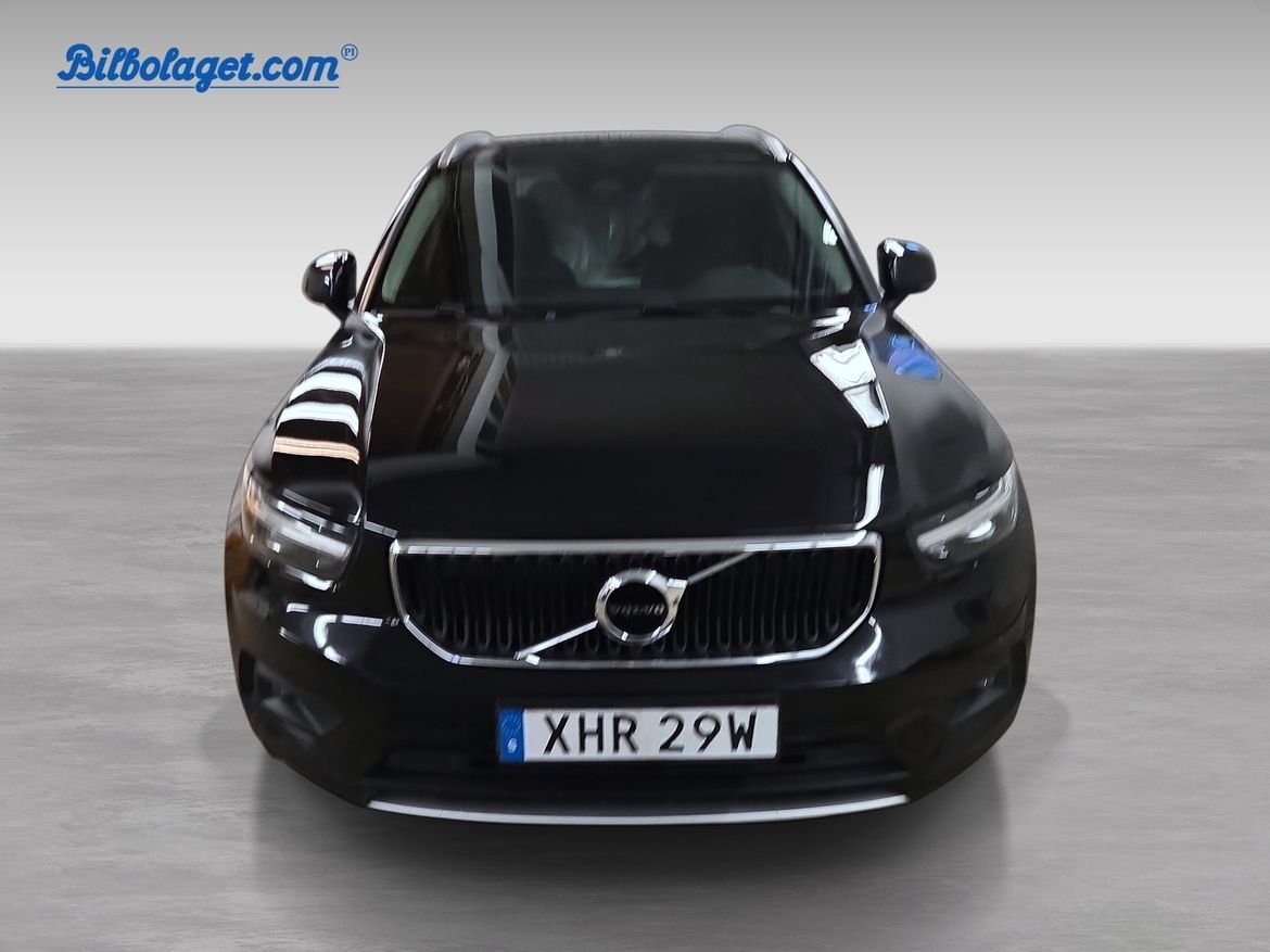 Volvo XC40 D3 FWD Momentum Advanced 2021, kuva 2/9