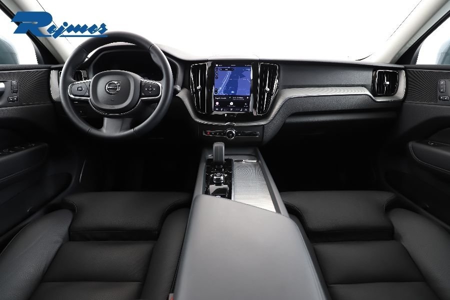 Volvo XC60 Recharge T6 II Core Edition 2024, bild 2/10