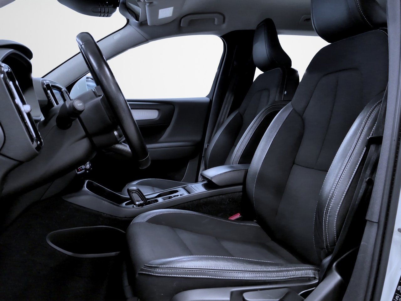 Volvo XC40 2019, kuva 6/10