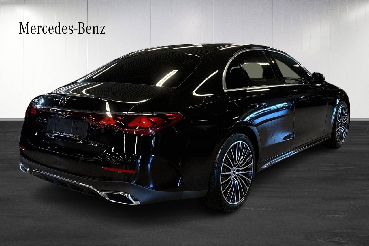 Mercedes-Benz E 300 e Sedan 2026, photo 4/10