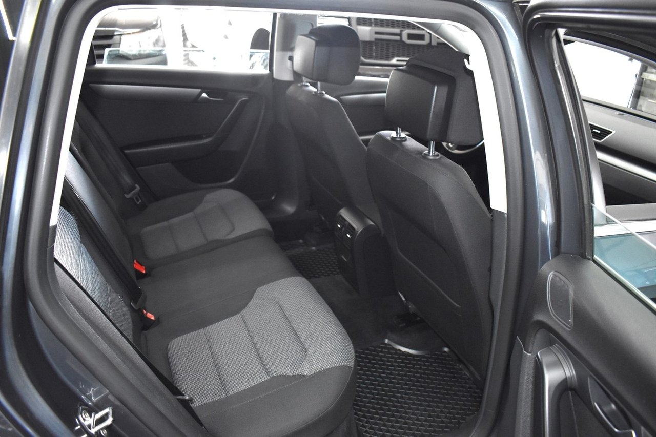 Volkswagen Passat 2012, bild 7/10