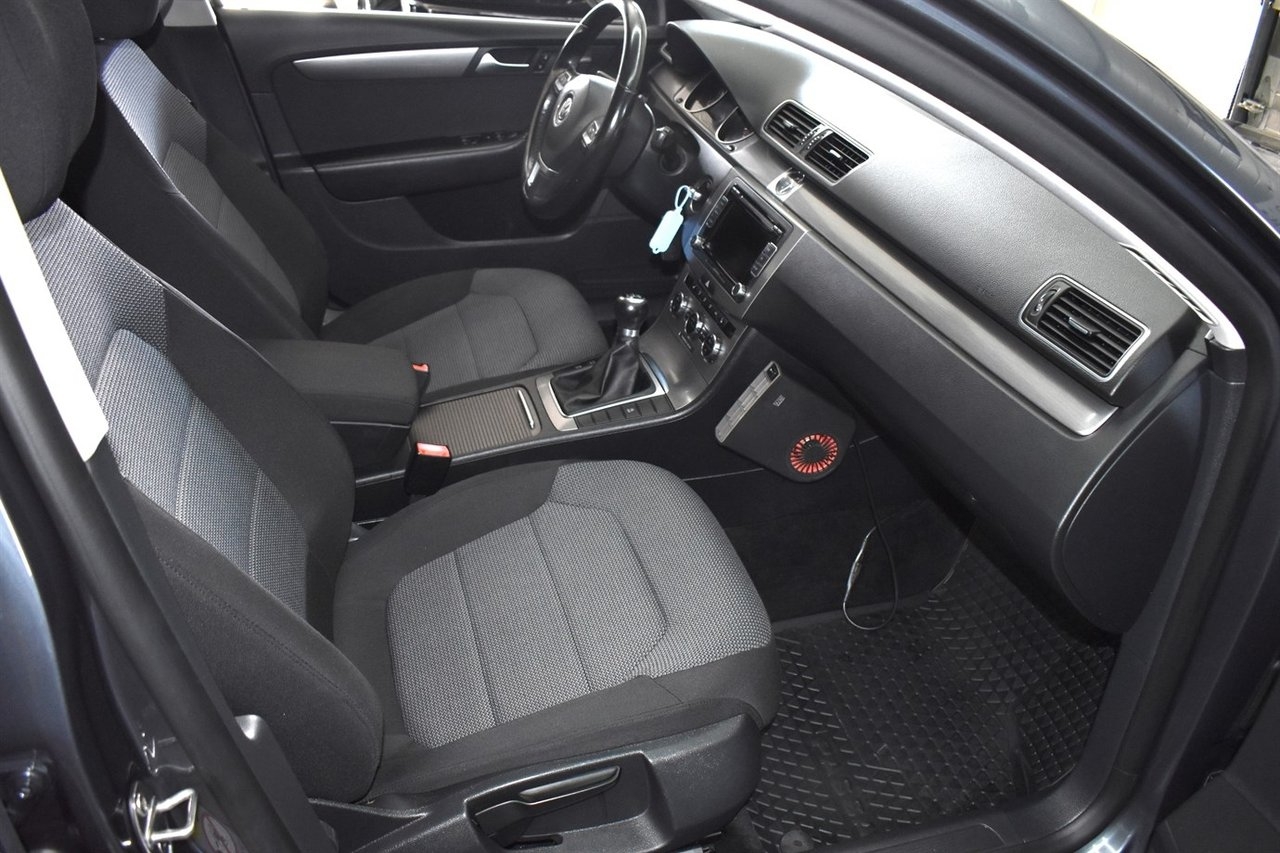 Volkswagen Passat 2012, bild 6/10