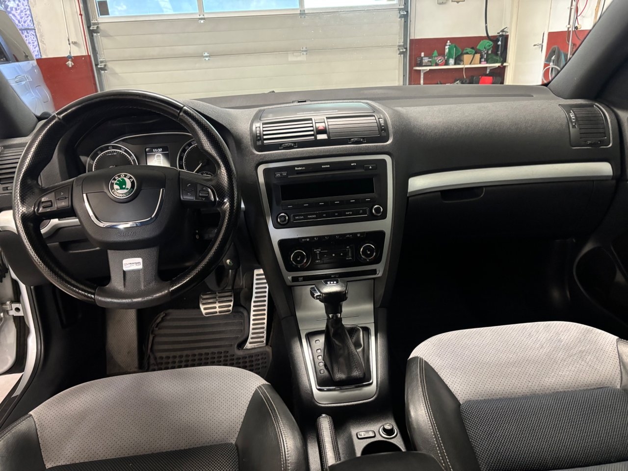 Skoda Octavia RS 2.0 TSI RS Euro 5 2010, bild 8/8