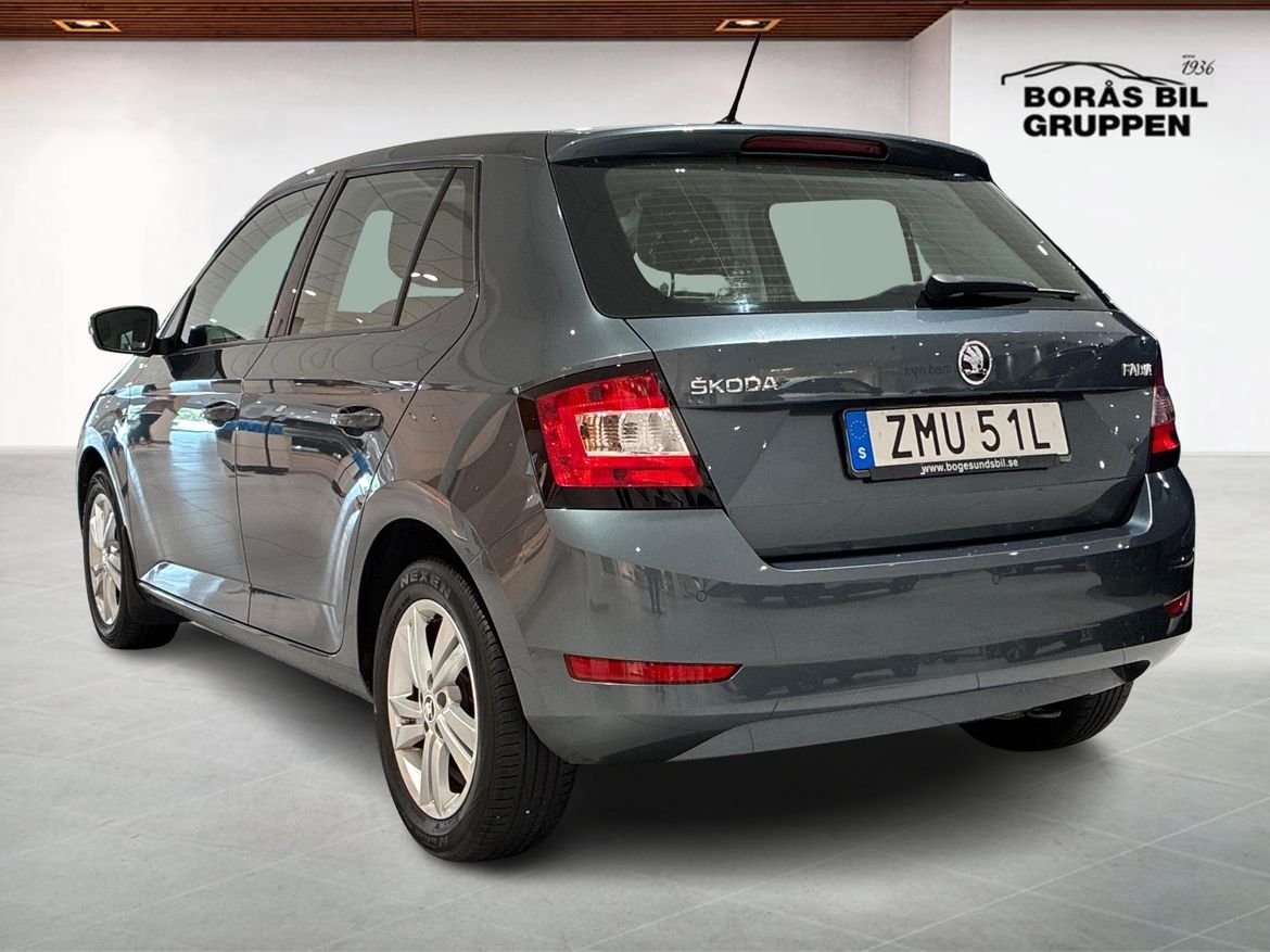 Skoda Fabia 1,0 TSI 2019, bild 2/17