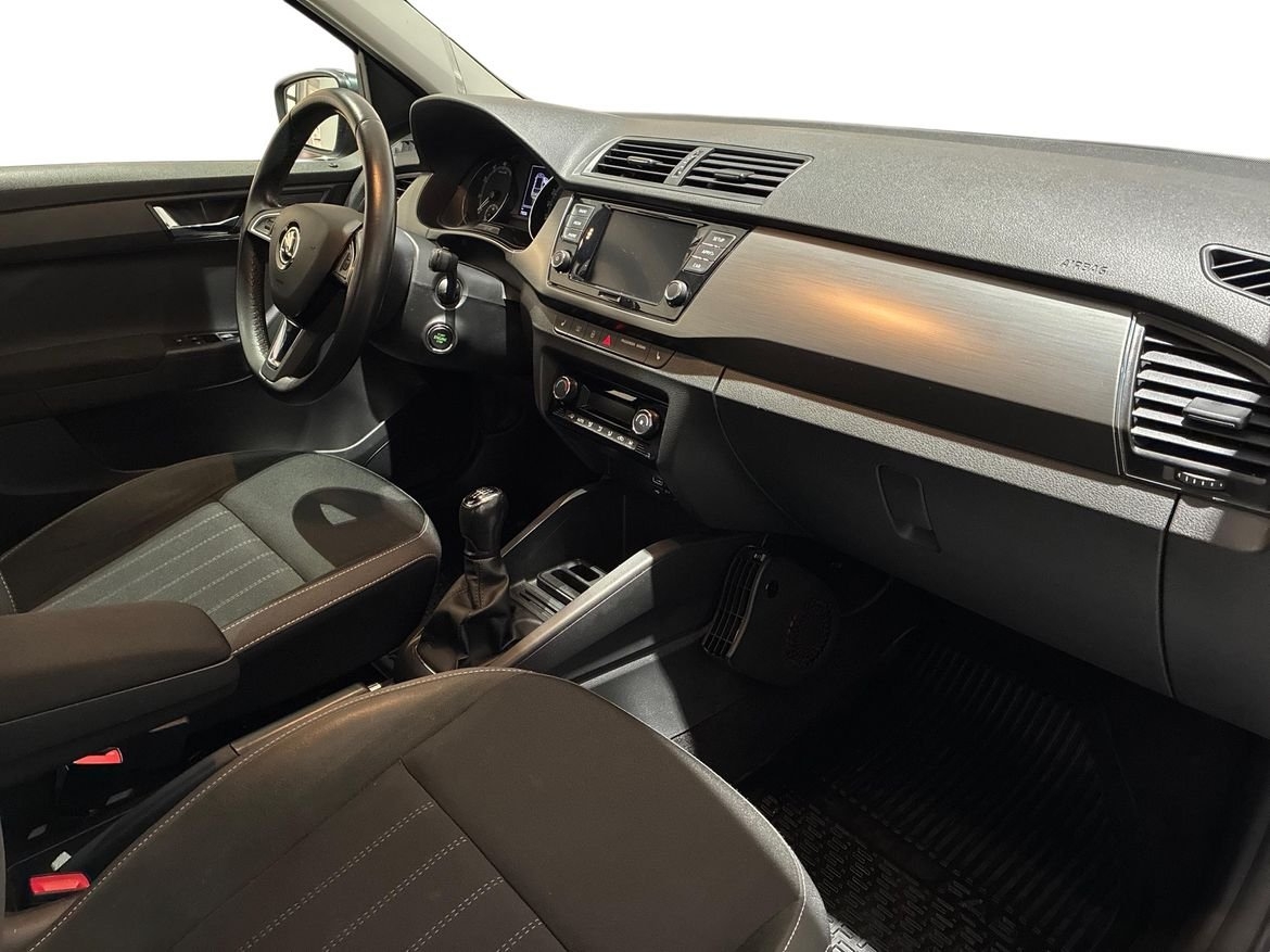 Skoda Fabia 1,0 TSI 2019, bild 4/17