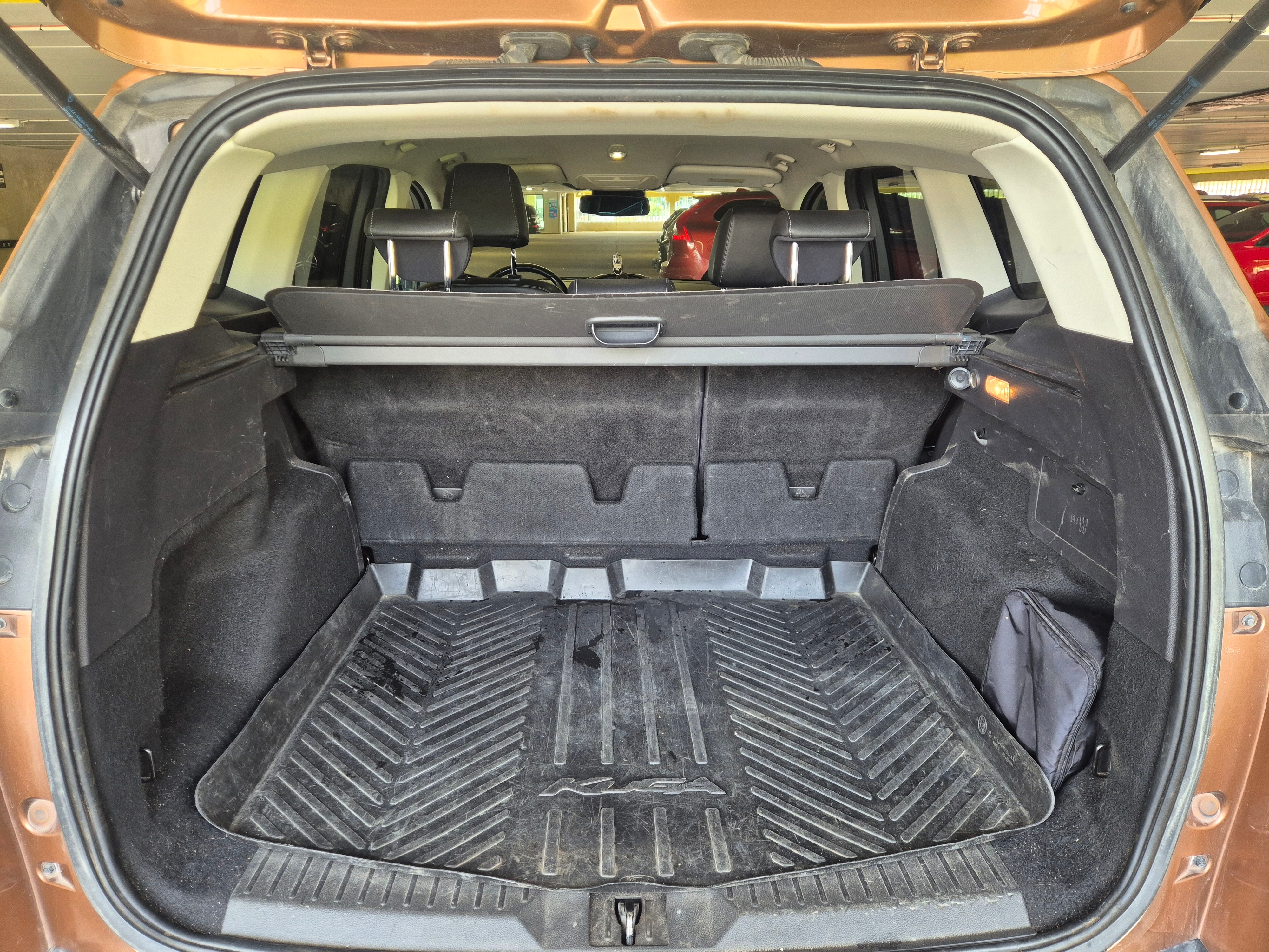 Ford Kuga 1.6 EcoBoost Manuell 2013, photo 6/10
