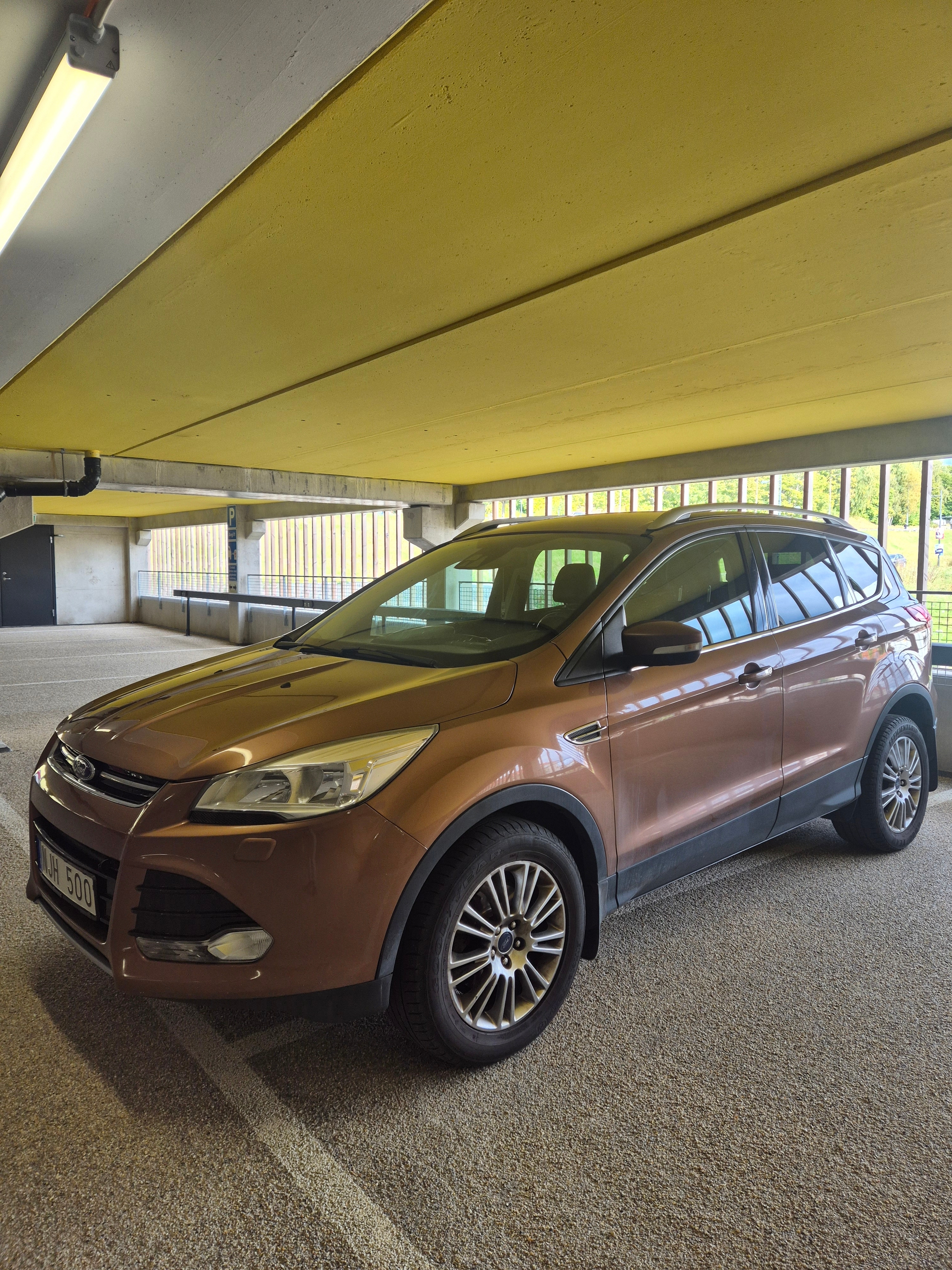 Ford Kuga 1.6 EcoBoost Manuell 2013, photo 2/10