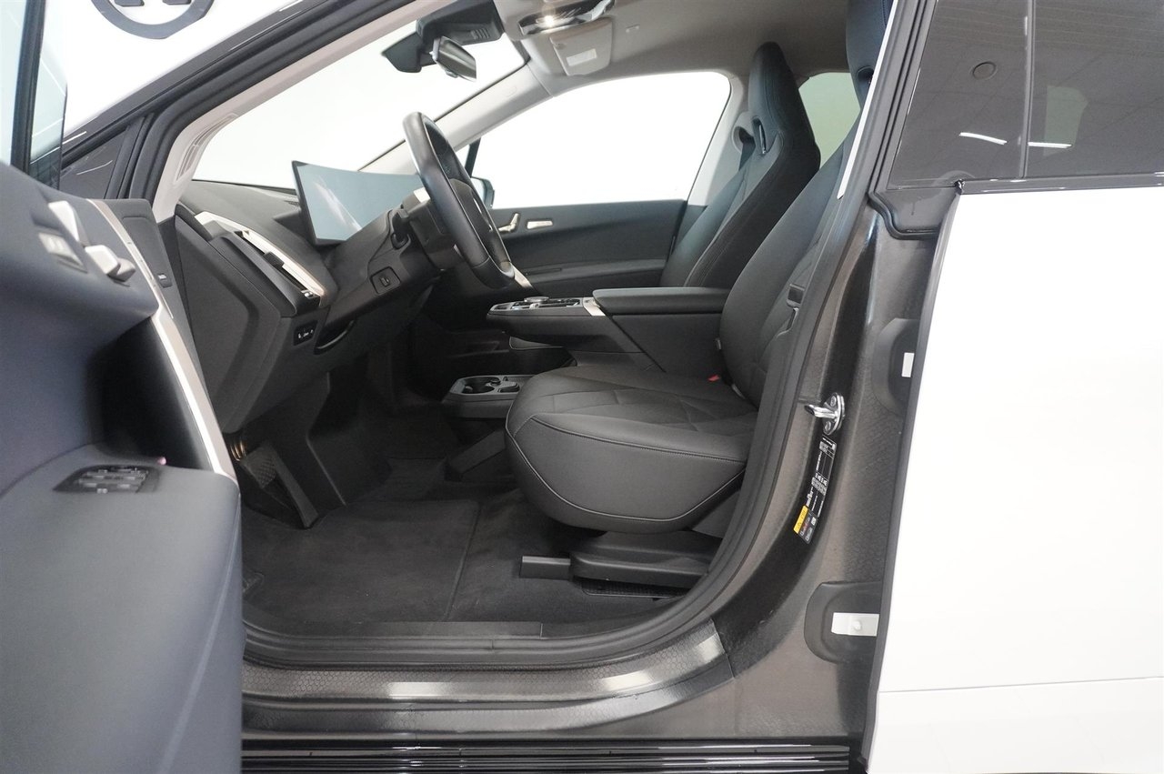 BMW iX xDrive60 Charged 2025, bild 2/10