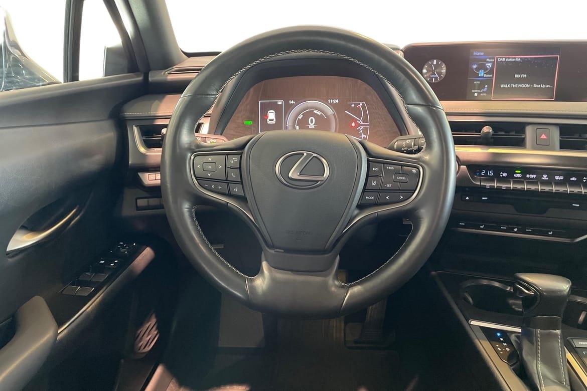 Lexus UX 250h Comfort Teknikpaket 184hk 2019, bild 7/10