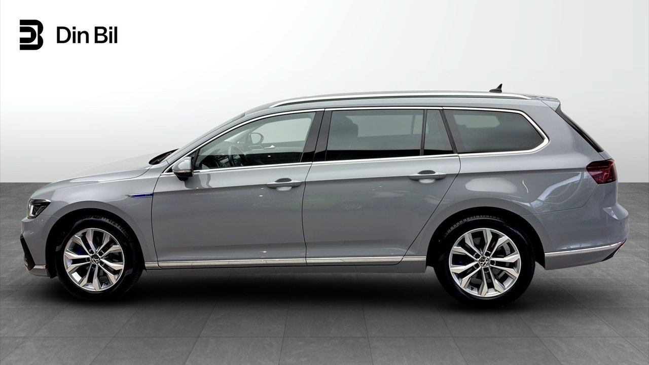 Volkswagen Passat 2023, bild 2/10