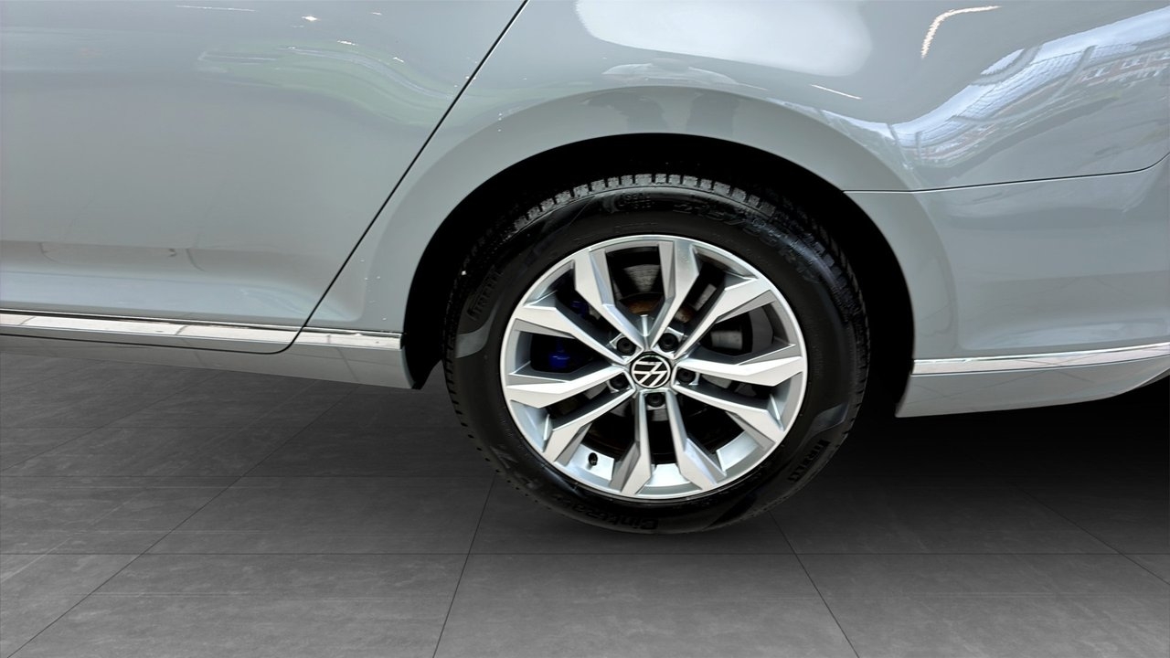 Volkswagen Passat 2023, bild 6/10