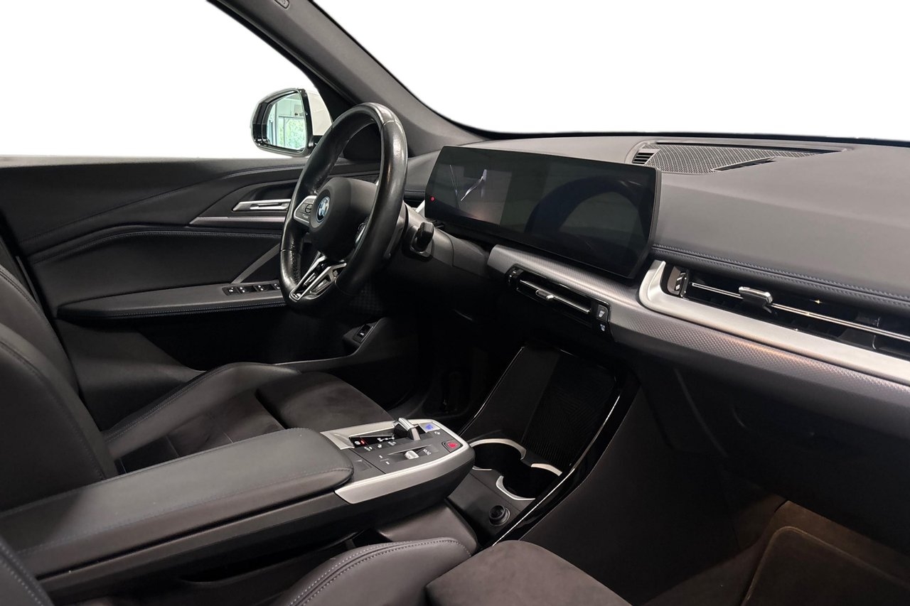 BMW iX1 xDrive 30 M-Sport 2024, bild 6/10
