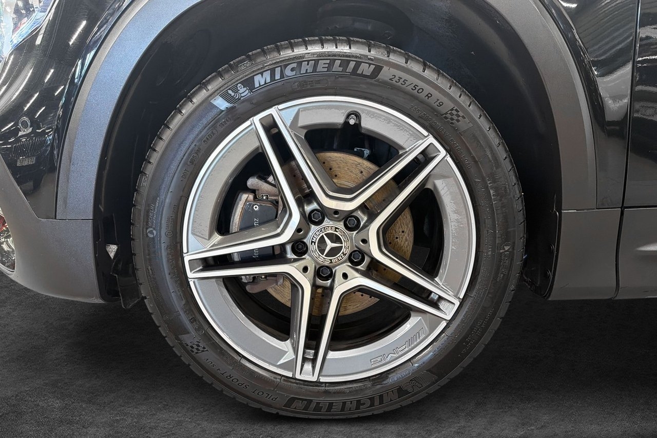 Mercedes-Benz GLB 2021, photo 2/10