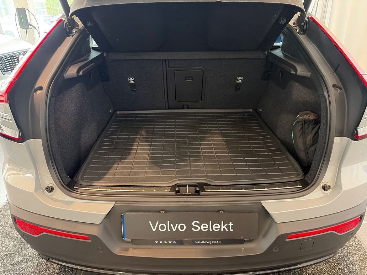 Volvo C40 2024, photo 6/10