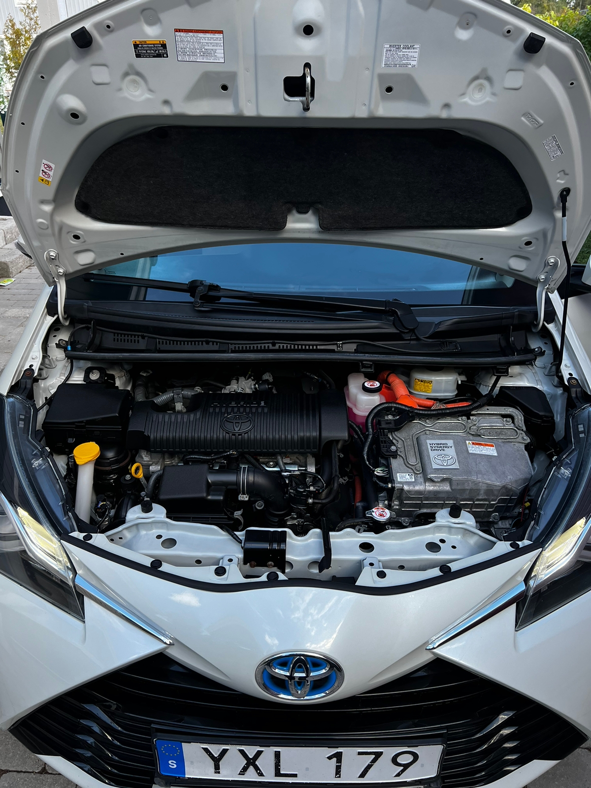 Toyota Yaris Hybrid e-CVT 2018, bild 5/5