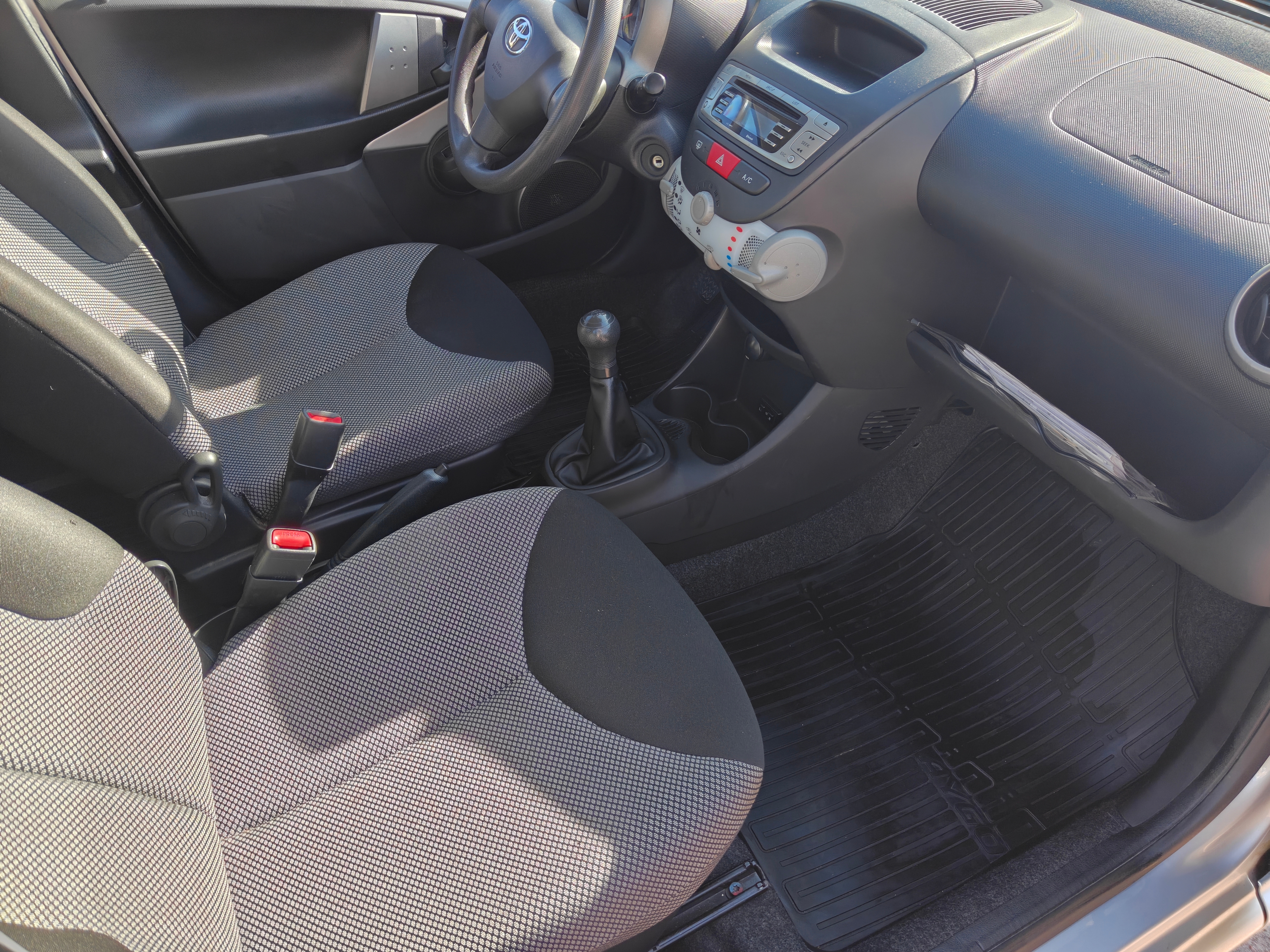 Toyota Aygo 5-dörrar 1.0 VVT-i Manuell 2014, bild 6/6