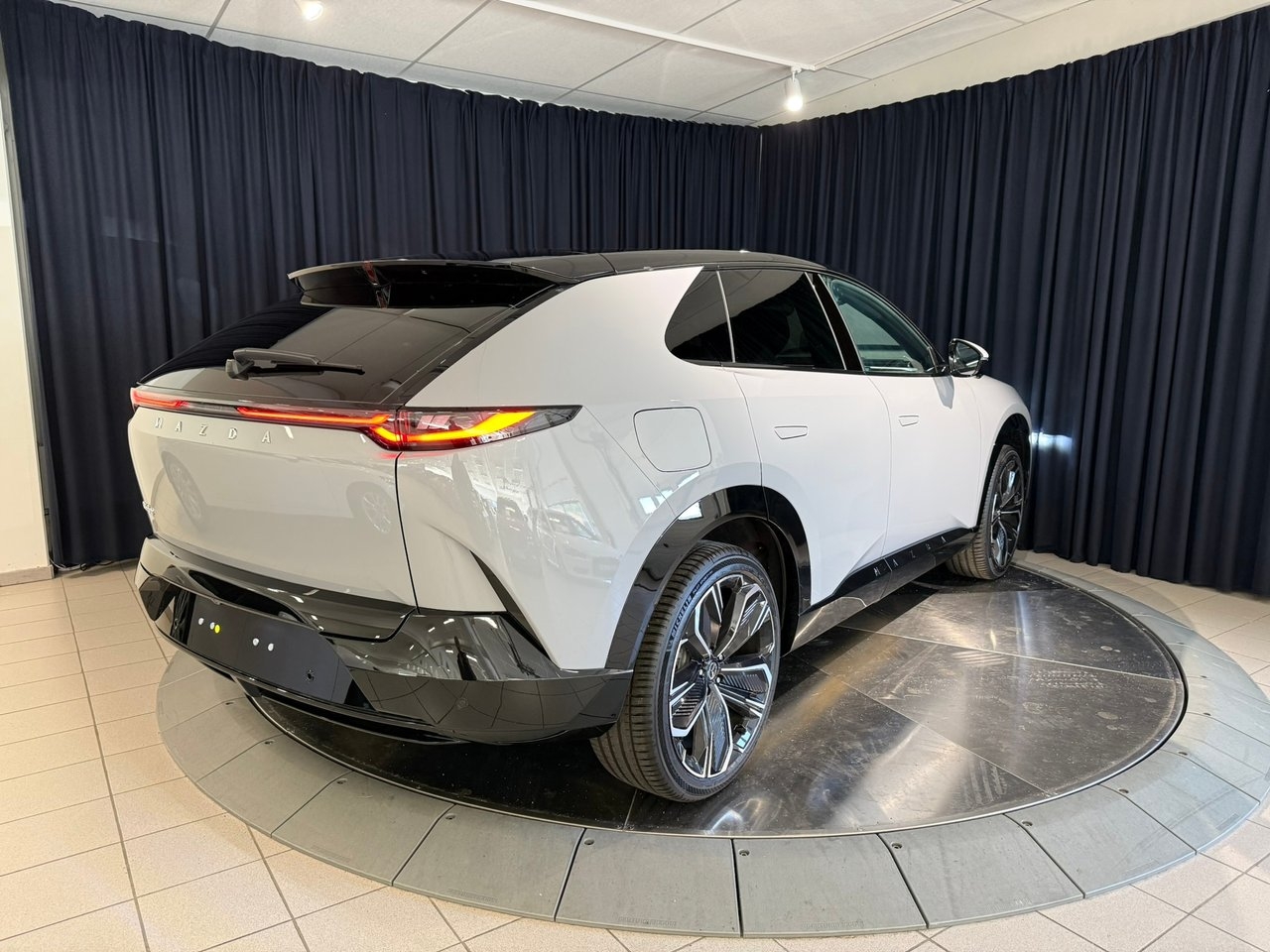 Mazda CX-6e 78 kWh TAKUMI 2026, bild 6/10
