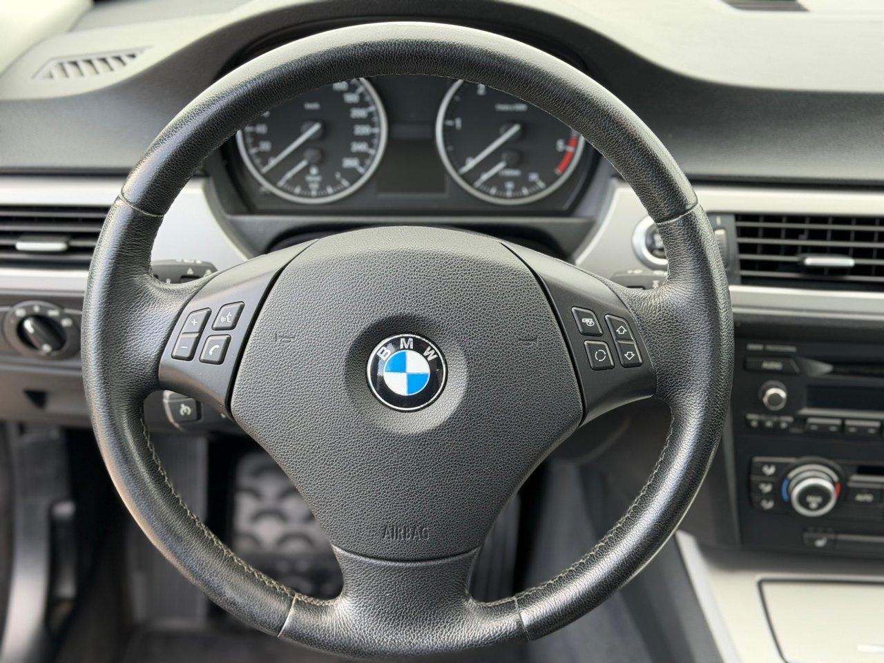 BMW 320 2008, bild 7/10