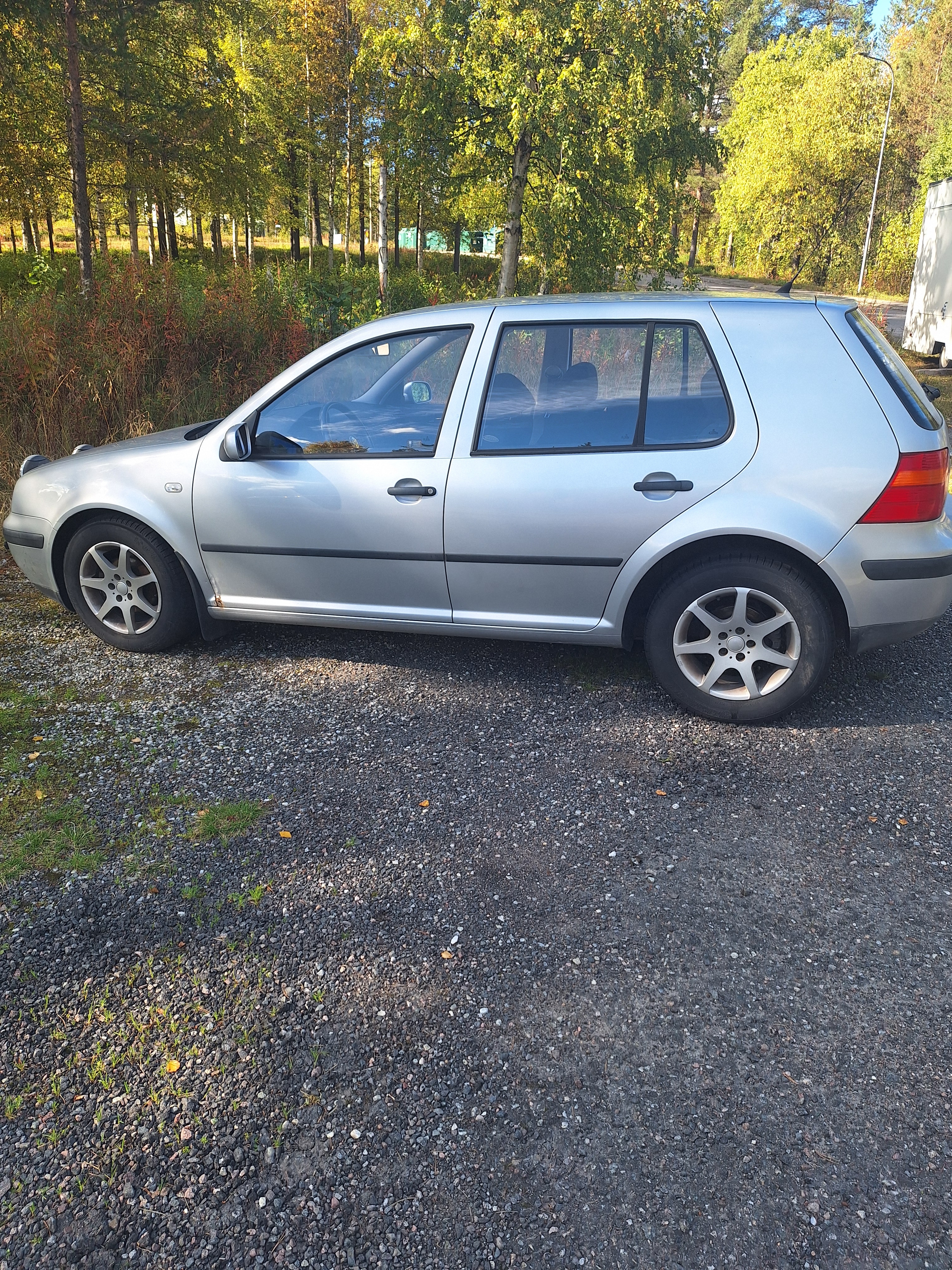 Volkswagen Golf IV 5-dörrar 1.6 Manuell 2001, photo 2/9
