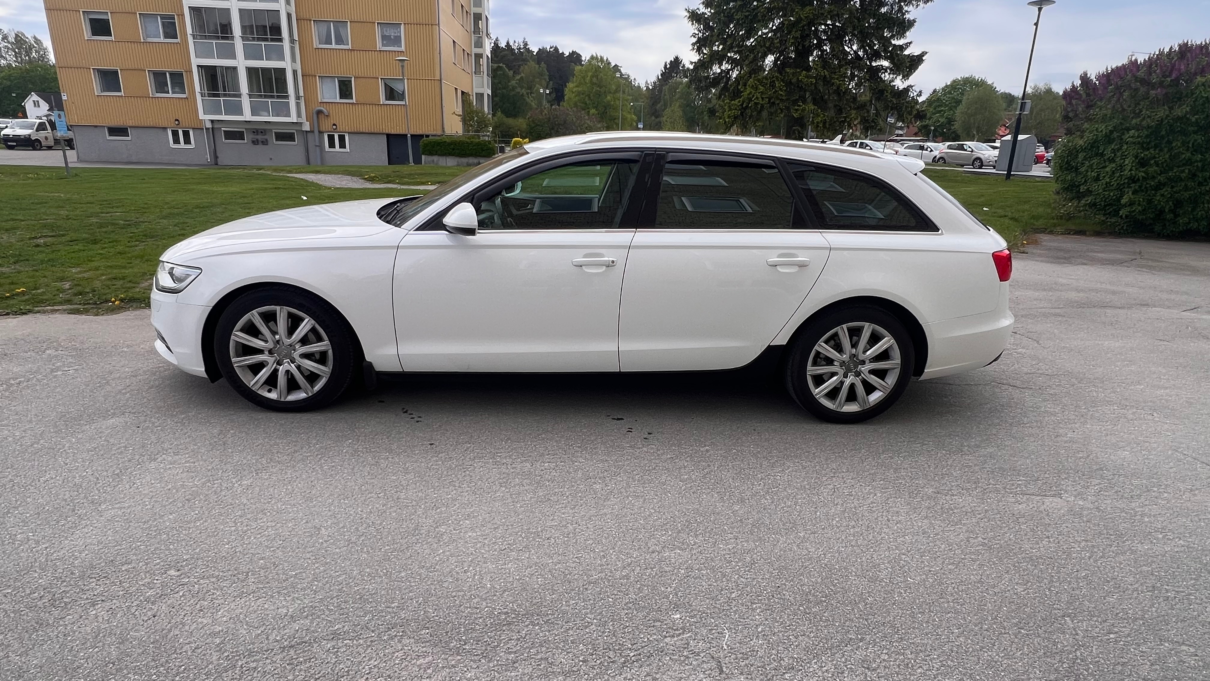 Audi A6 Avant 2.0 TDI DPF Multitronic 2014, bild 2/9