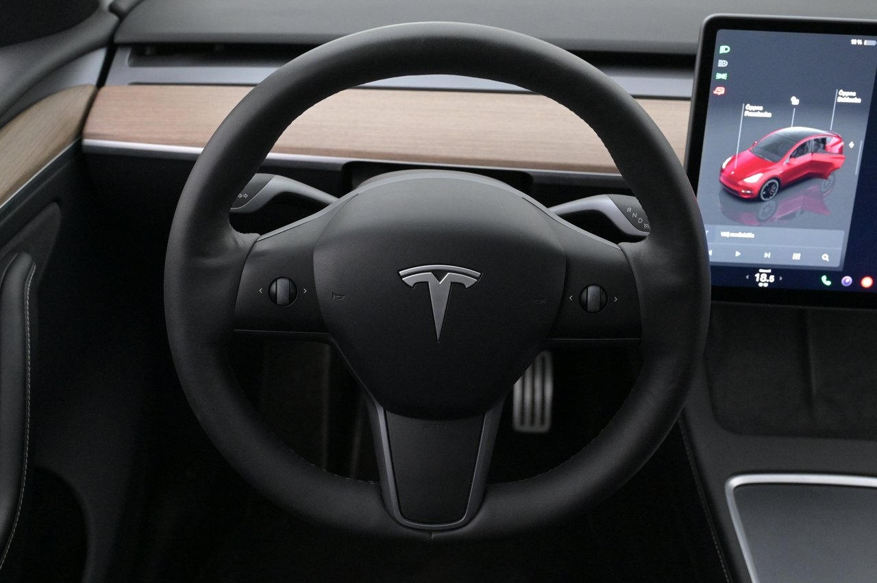 Tesla Model Y Performance Autopilot Drag 2024, bild 7/10