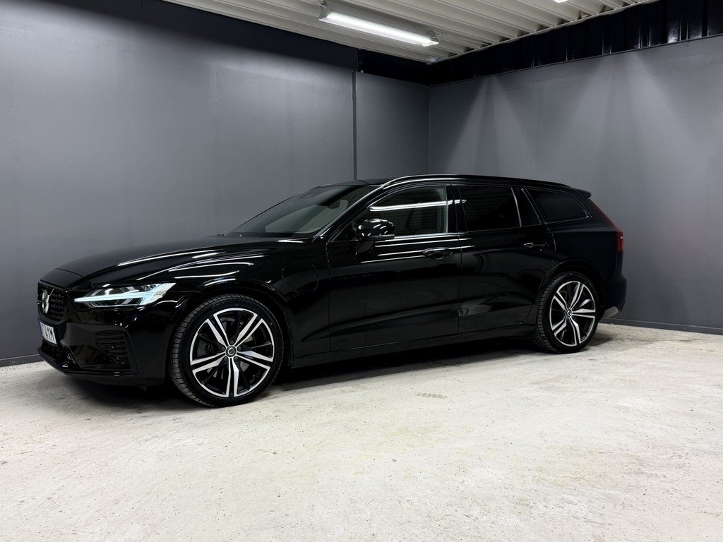 Volvo V60 2021, photo 2/10